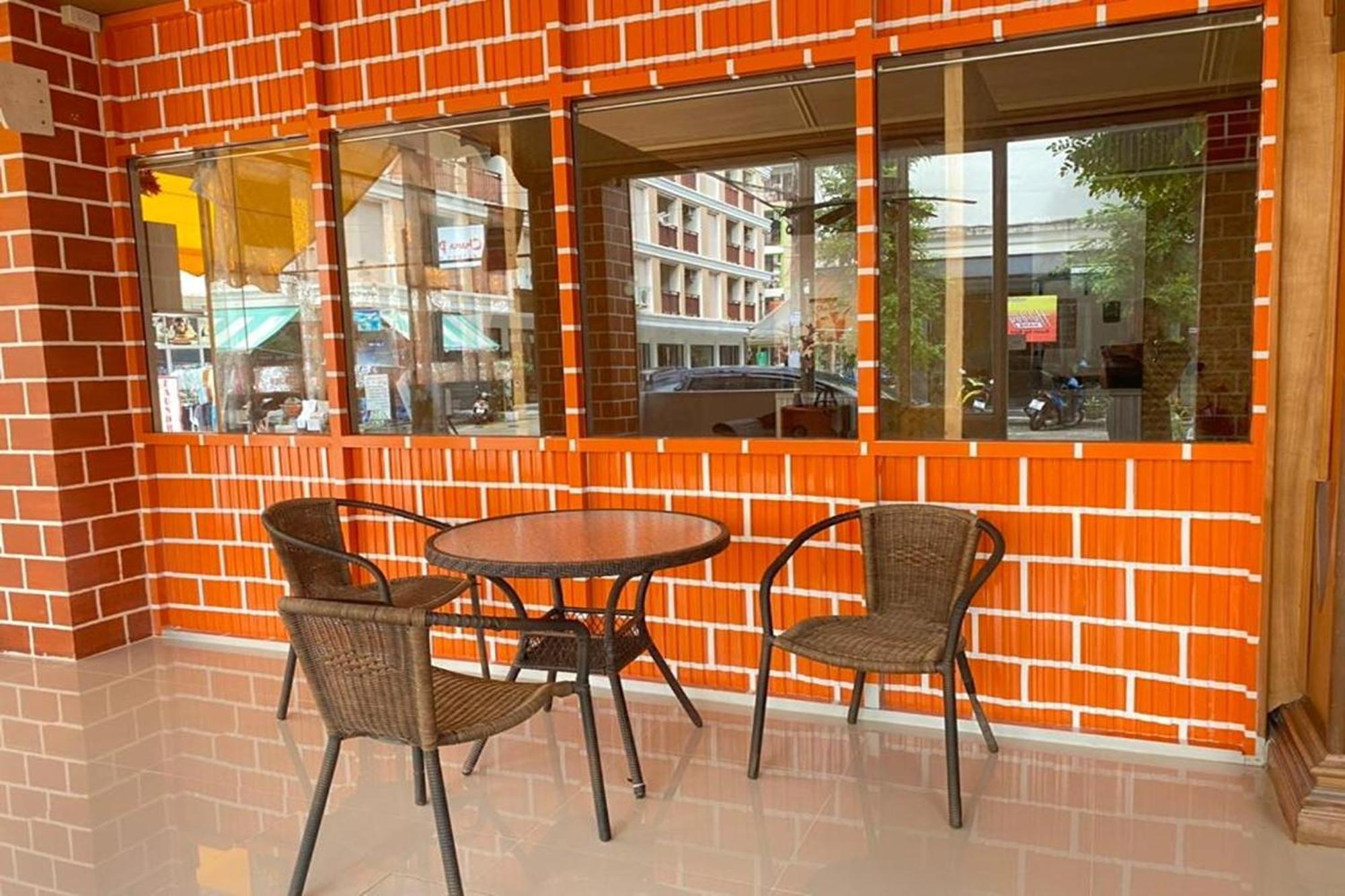 One World One Home Patong 2 Екстериор снимка